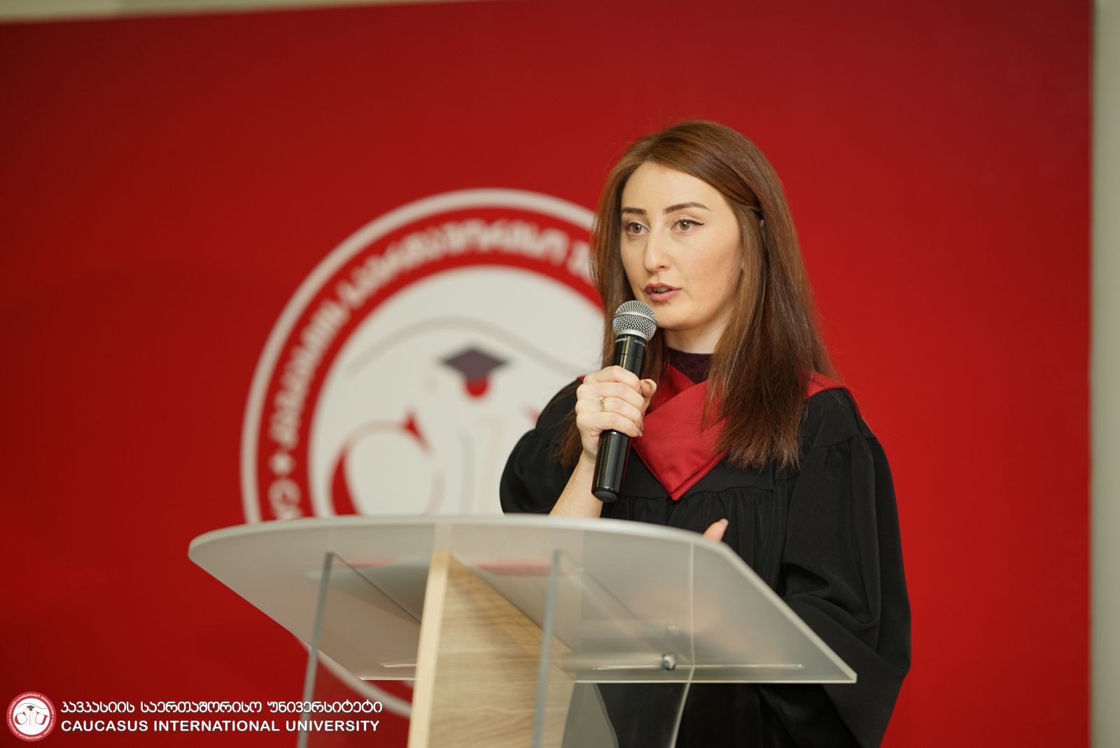 კავკასიის საერთაშორისო უნივერსიტეტში კურსდამთავრებულათა გამოსაშვები საღამო გაიმართა